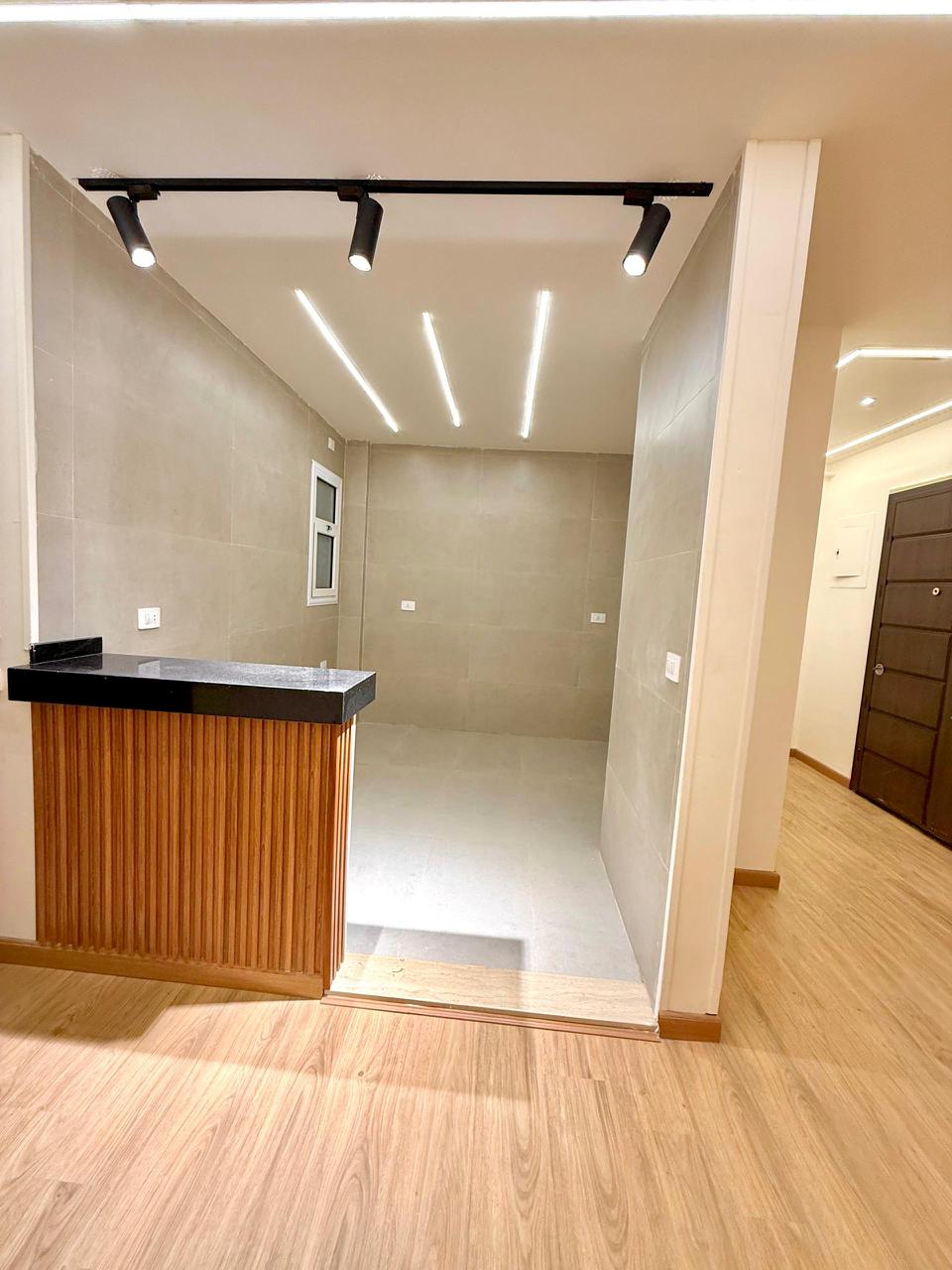 شقة 107م للبيع في مدينتي القاهرة الجديدة تشطيب فندقي وإطلالة بانورامية - Image 6