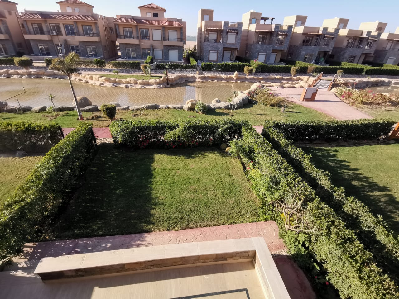 فيلا تاون هاوس مفروشة 200م للبيع في قرية لاجولي مارينا العين السخنة استلام فوري - Image 14