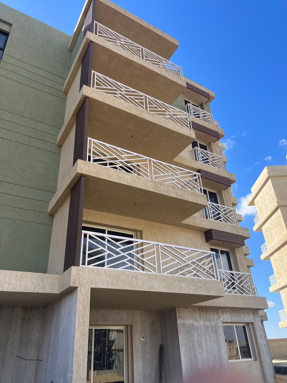 شقة 147م للبيع في كمبوند جرين 6 الشيخ زايد استلام فوري بموقع مميز - Image 4