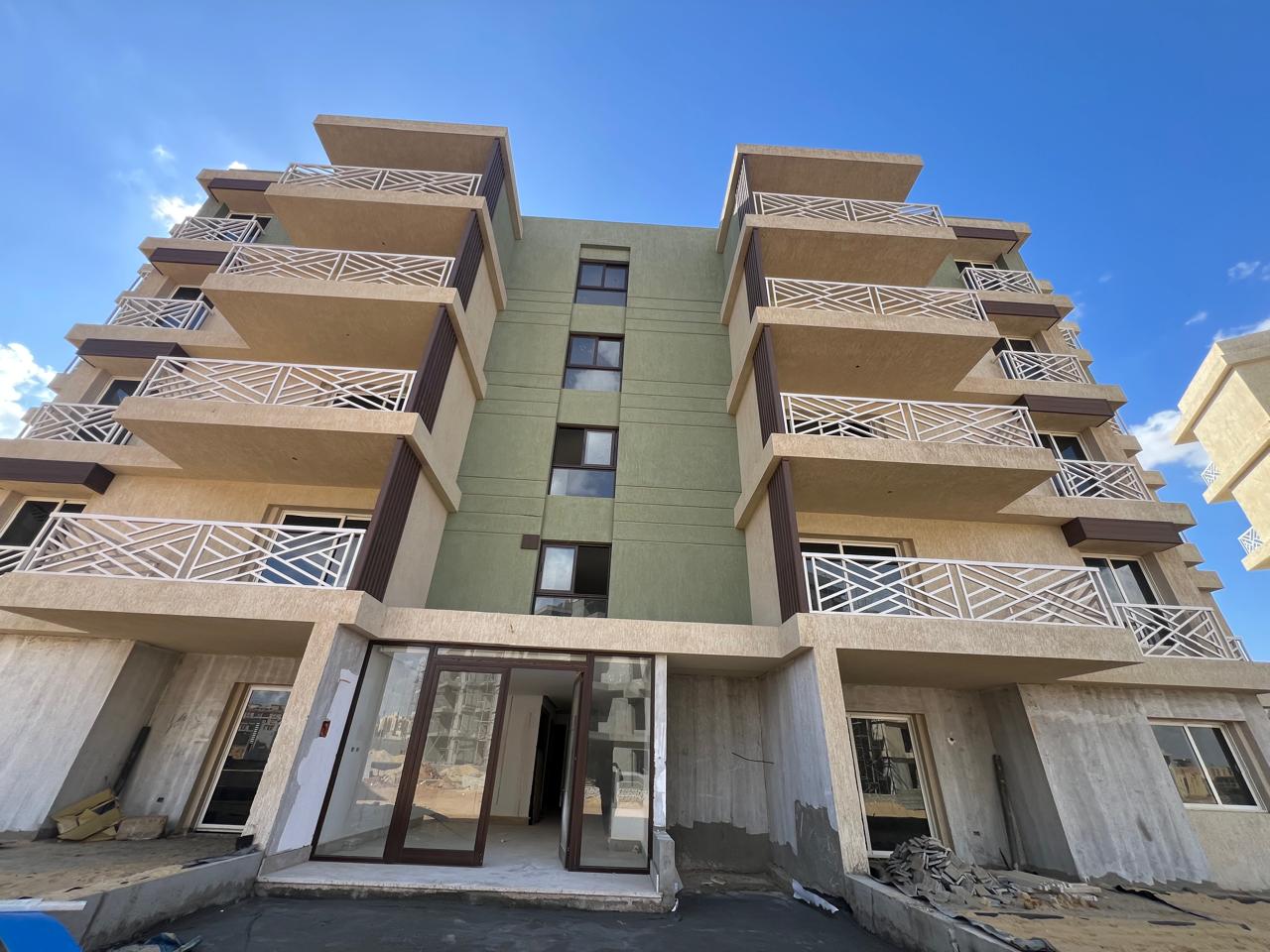 شقة 147م للبيع في كمبوند جرين 6 الشيخ زايد استلام فوري بموقع مميز