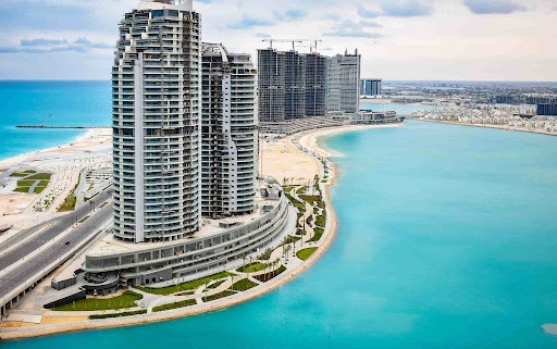 فيلا تاون هاوس كورنر 340م للبيع في كمبوند مزارين العلمين الجديدة استلام فورى - Image 3