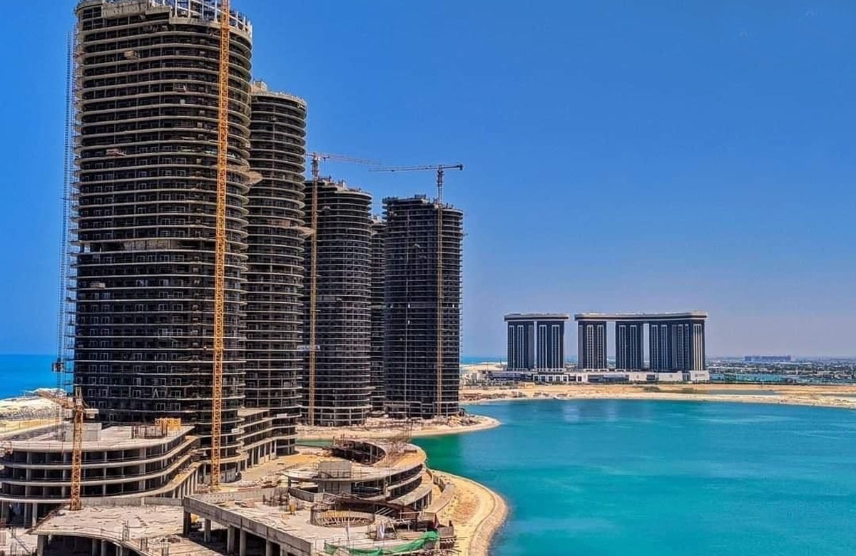 فيلا تاون هاوس كورنر 340م للبيع في كمبوند مزارين العلمين الجديدة استلام فورى - Image 5