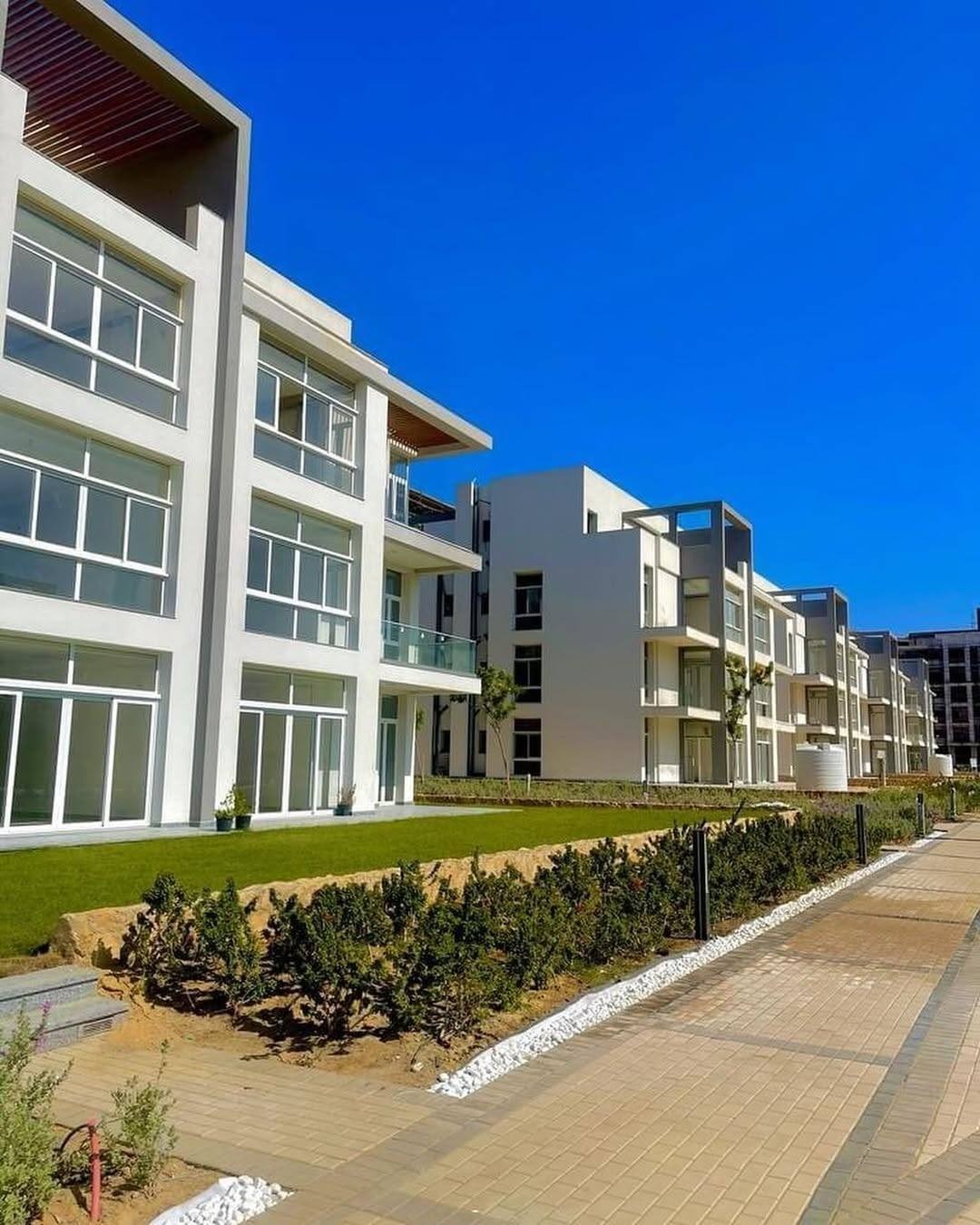 فيلا تاون هاوس كورنر 340م للبيع في كمبوند مزارين العلمين الجديدة استلام فورى - Image 8