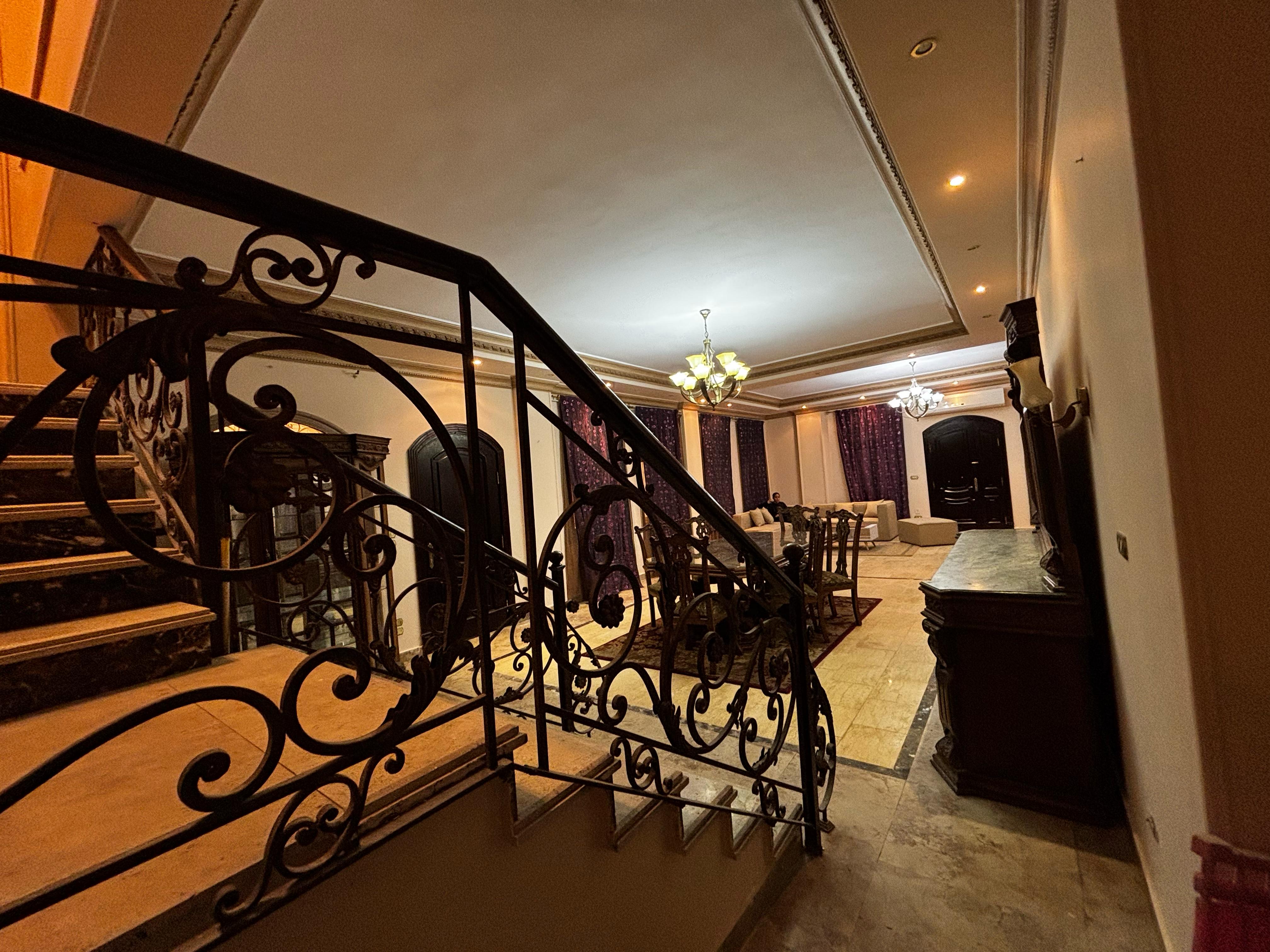 دوبلكس 300م مفروش بالكامل للبيع في النرجس 3 التجمع الخامس استلام فورى - Image 4