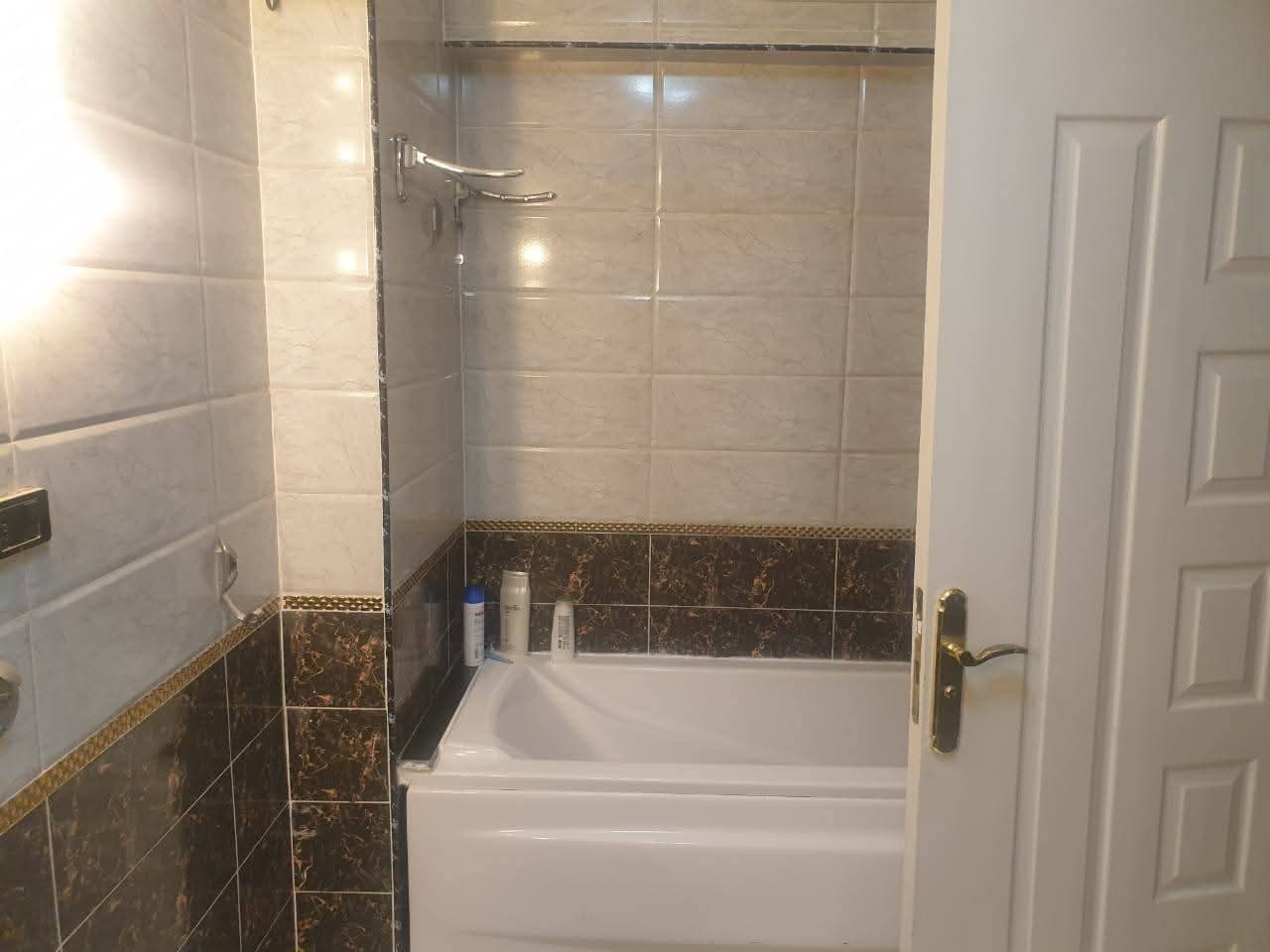 شقة مفروشة ١٤٥م لقطة بتشطيب سوبر لوكس للإيجار بجوار سيتي سنتر ألماظة - Image 4