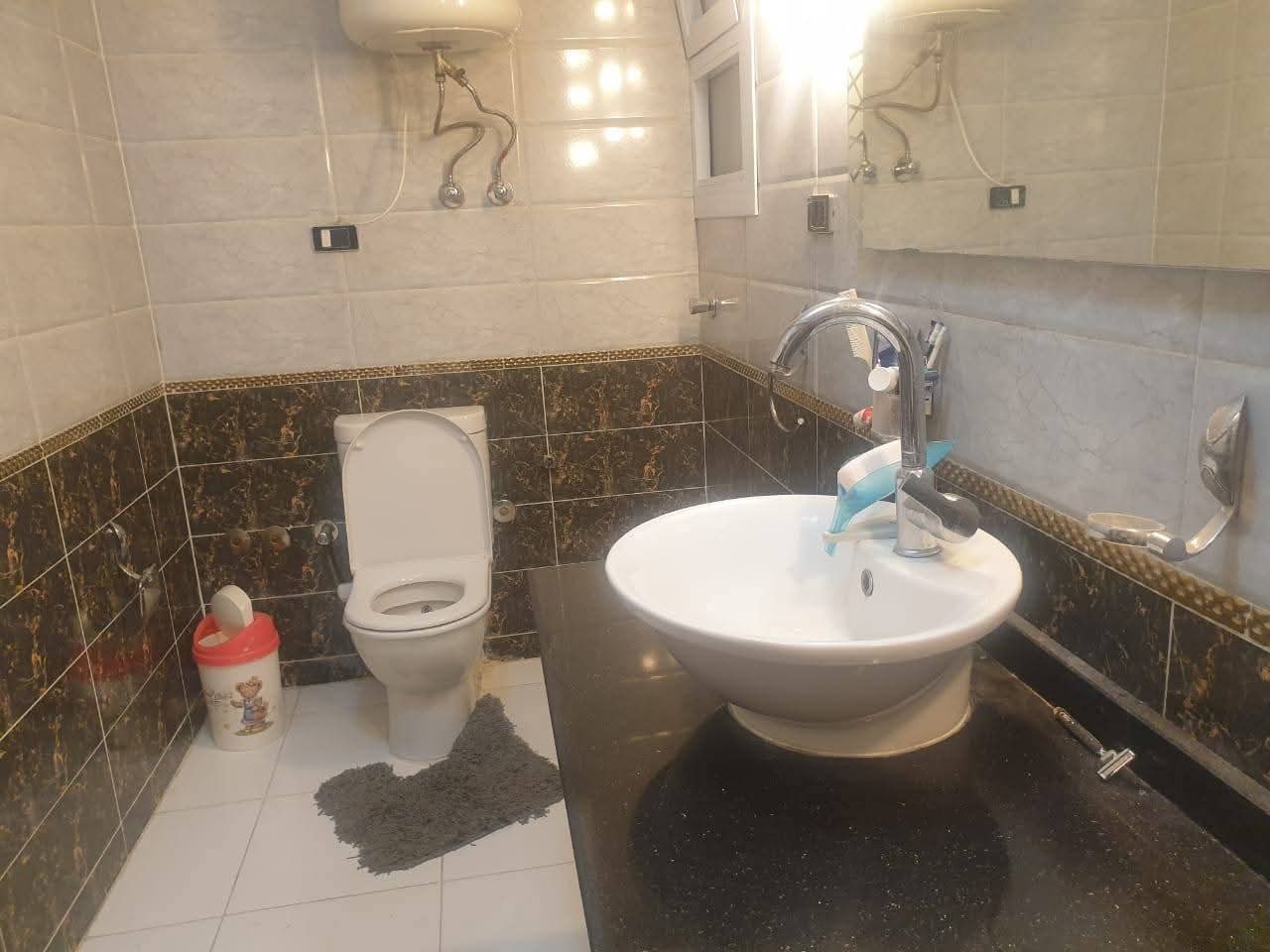 شقة مفروشة ١٤٥م لقطة بتشطيب سوبر لوكس للإيجار بجوار سيتي سنتر ألماظة - Image 3