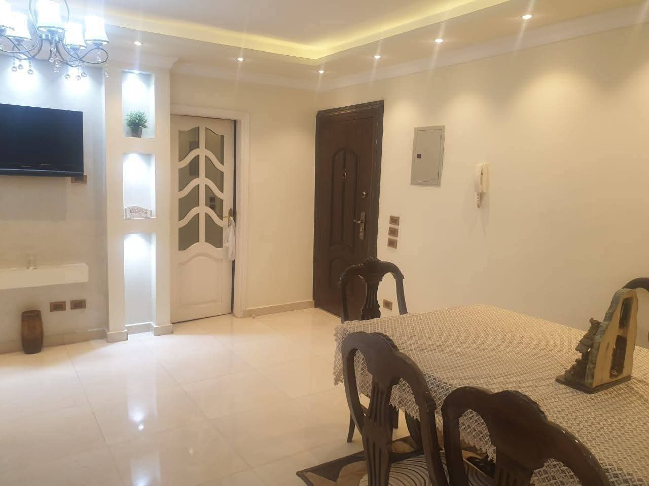 شقة مفروشة ١٤٥م لقطة بتشطيب سوبر لوكس للإيجار بجوار سيتي سنتر ألماظة - Image 7