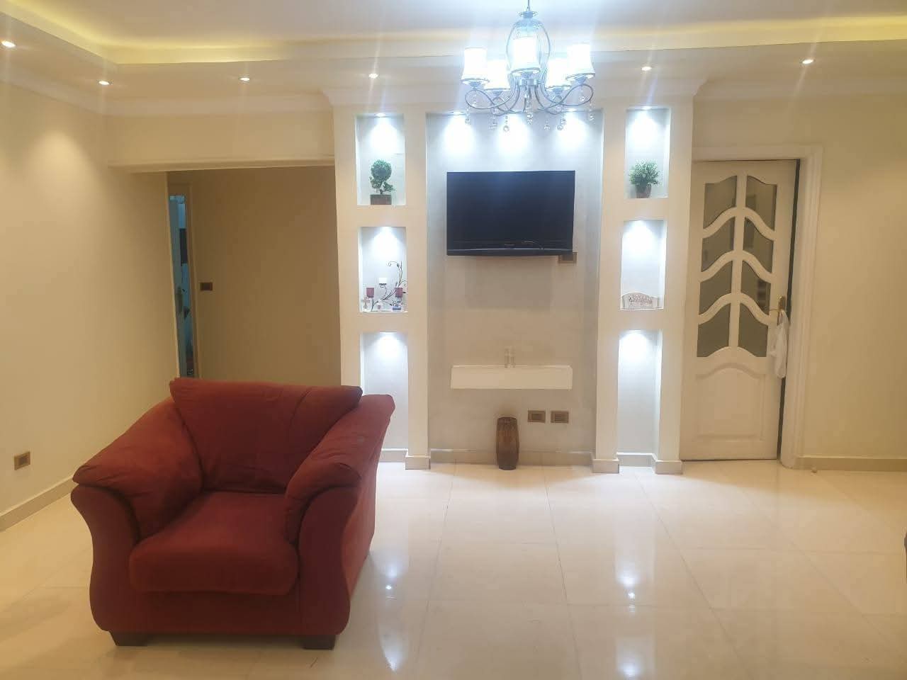 شقة مفروشة ١٤٥م لقطة بتشطيب سوبر لوكس للإيجار بجوار سيتي سنتر ألماظة - Image 9