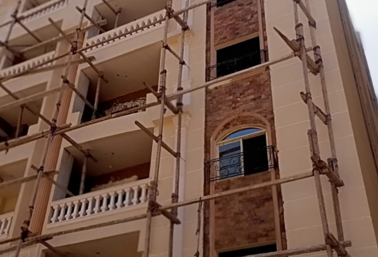 شقة 160 متر للبيع في حي الأندلس التجمع الخامس نصف تشطيب استلام فوري - Image 7