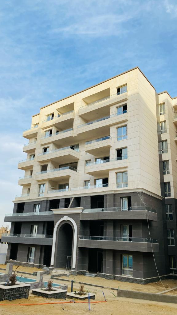 شقة 177 متر للبيع في ديجويا 3 العاصمة الإدارية الجديدة نصف تشطيب استلام فوري - image 2