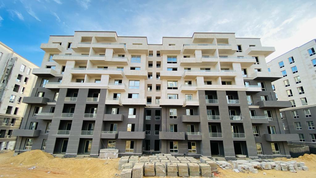 شقة 177 متر للبيع في ديجويا 3 العاصمة الإدارية الجديدة نصف تشطيب استلام فوري - image 3