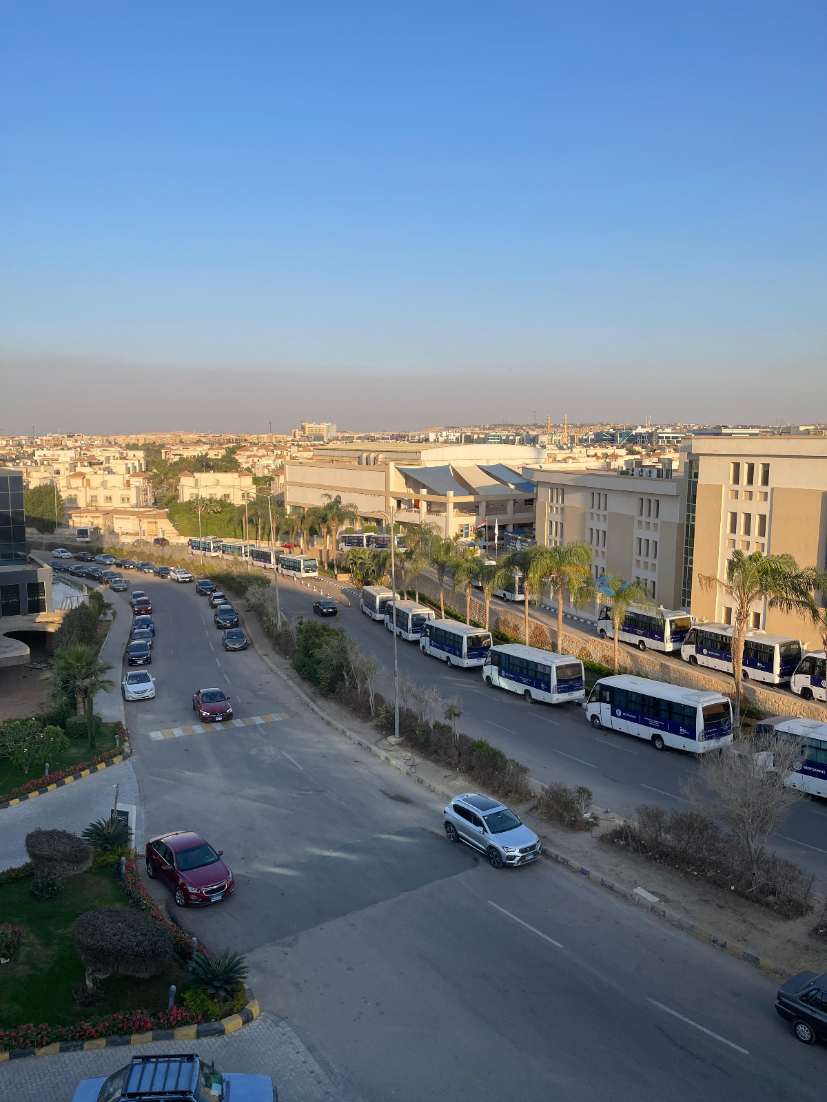 مكتب إداري 70 متر للبيع في مول ذايد ديونز الشيخ زايد استلام فوري - image 9